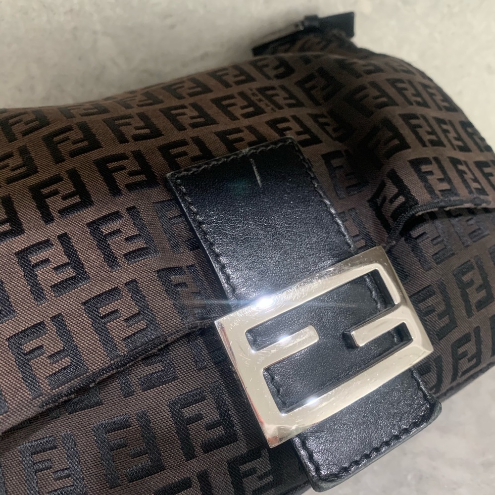 Fendi Vintage Shoulder Bag - Picture 4 of 8